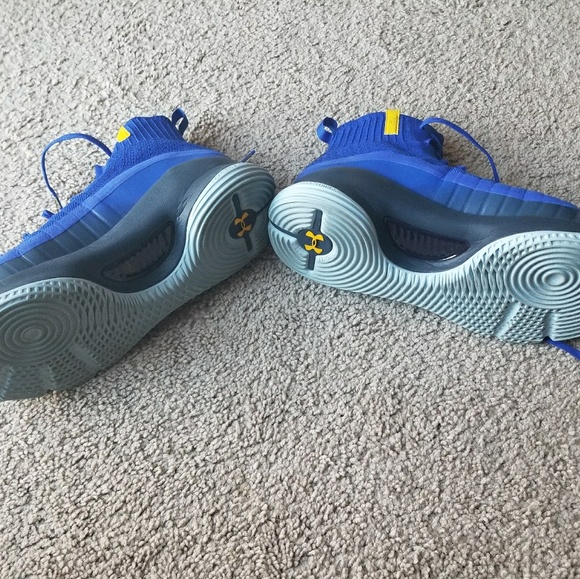 UNDER ARMOUR STEPHAN CURRY - Picture 2 of 2